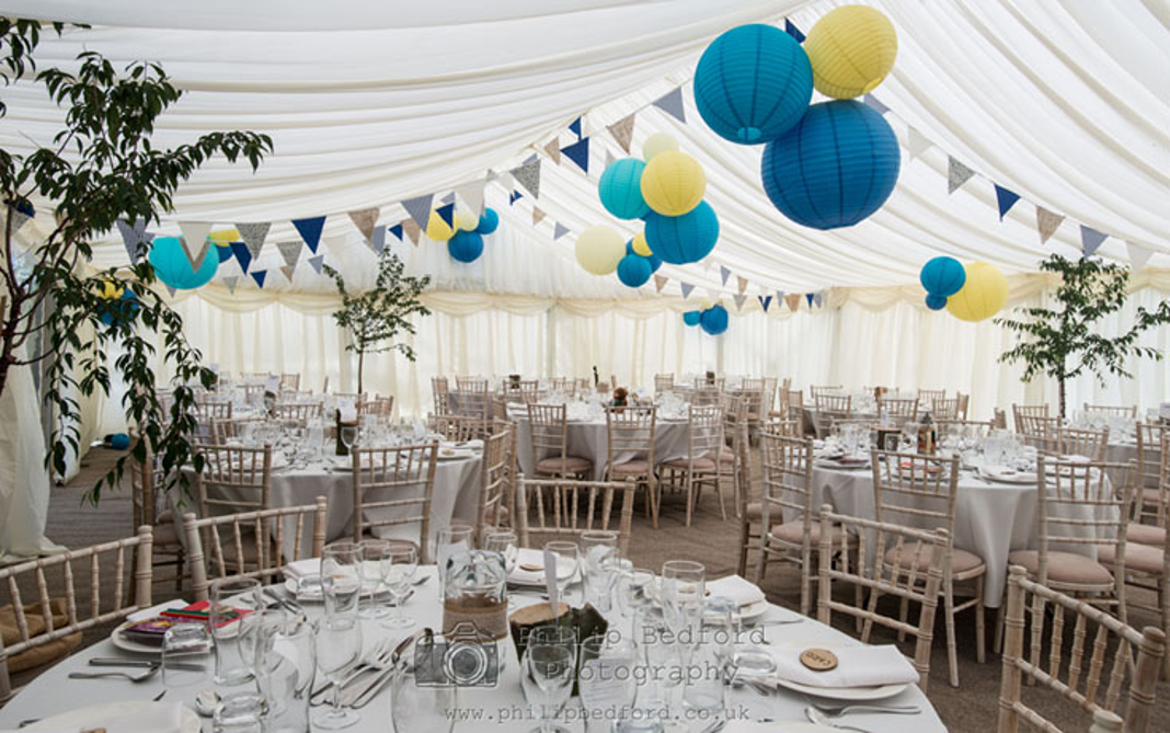 Hanging chinese deals lanterns for weddings